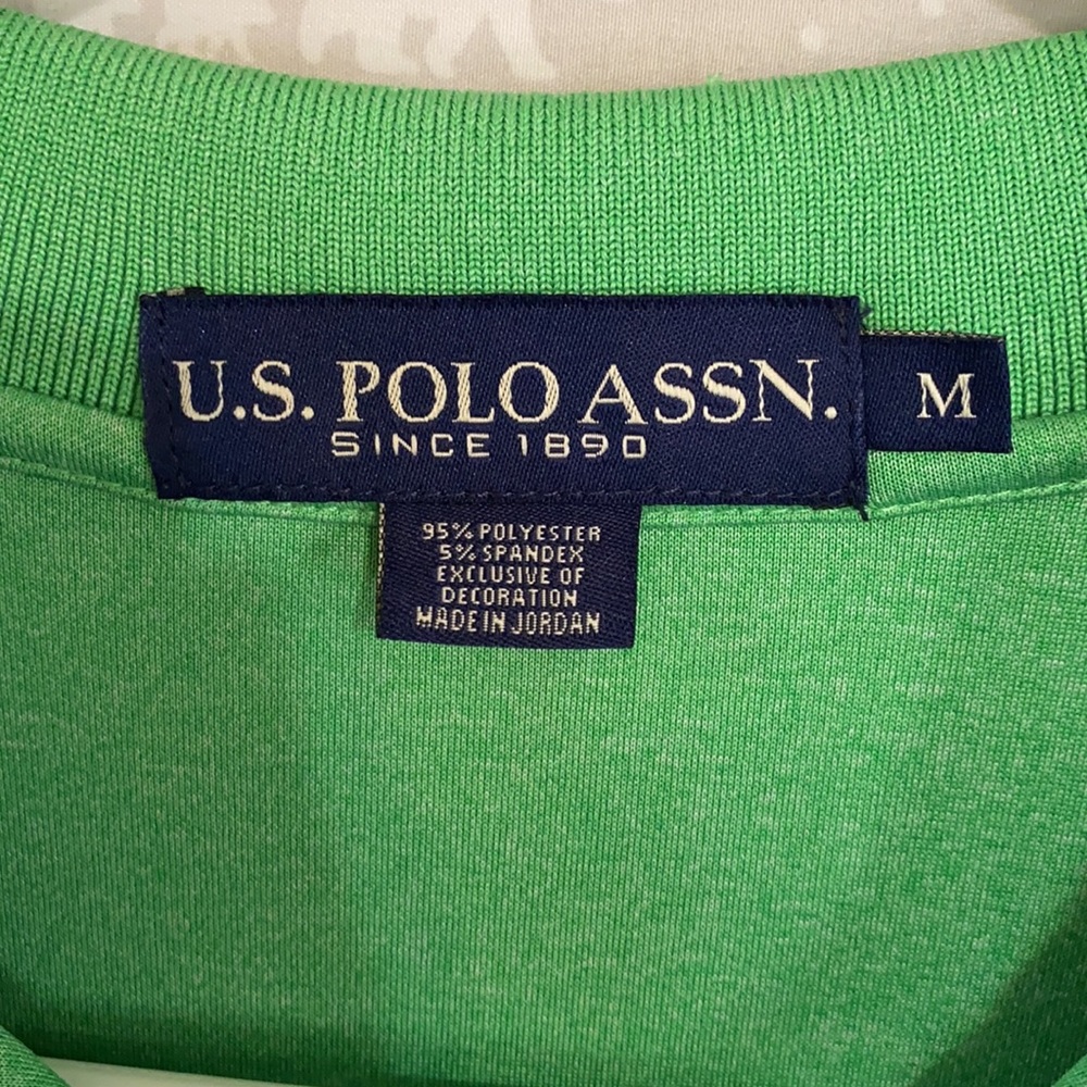 Polo - Picture 2 of 2